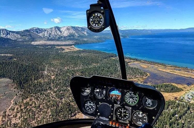 Tour en hélicoptère au-dessus d'Emerald Bay