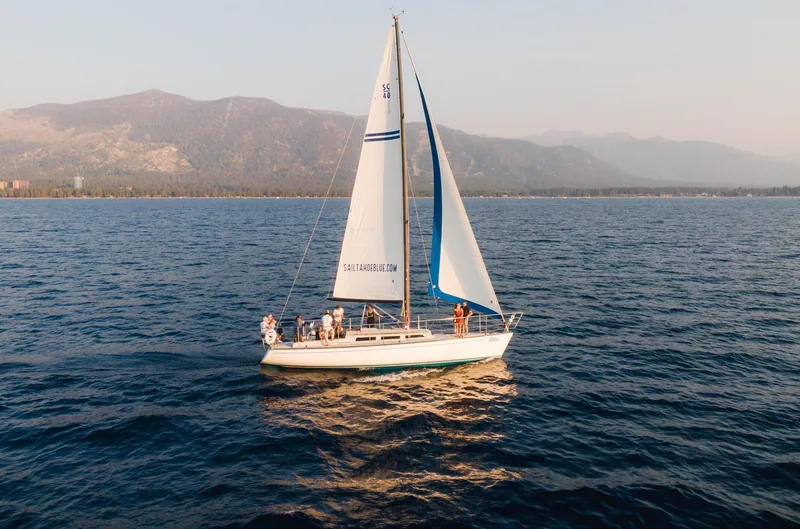 Croisière à la voile de 2 heures sur le lac Tahoe